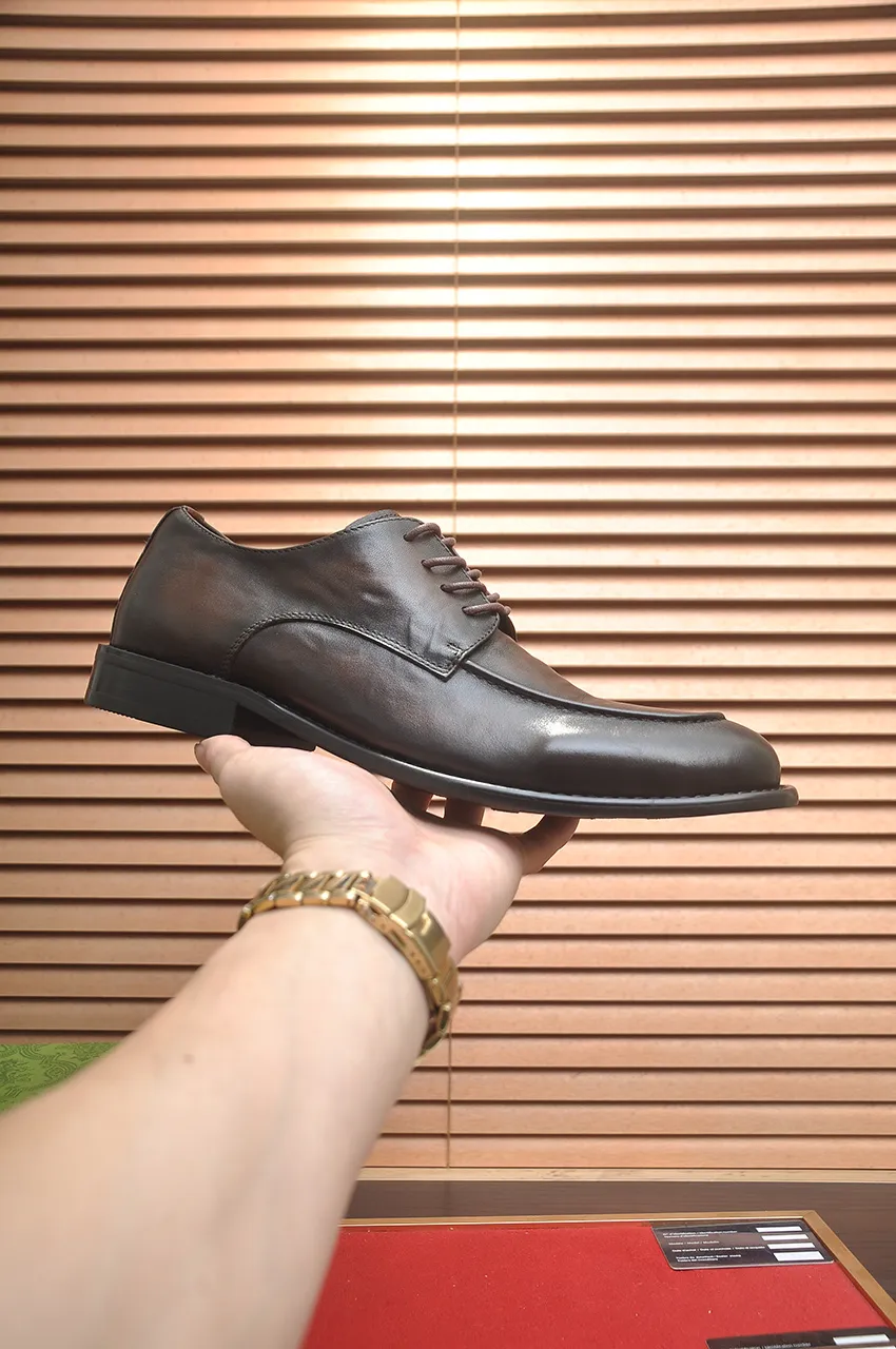 Men's shoes 💰580💶 Brand: GUCCI (Gucci) Standard code: Men's code 38/44 (45 can be customized) Grade: Same as the official website Original quality Material: Original cowhide Water-dyed cowhide lining Original rubber outsole Style category: Men's fashionable casual leather shoes Distinguished big-name luxury elements Top luxury Color: Actual picture